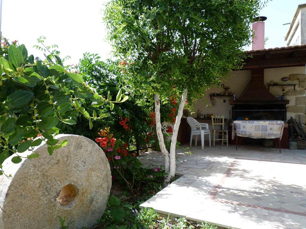 The Garden Villas Maleme  Bagian luar foto